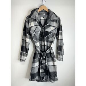 Blank NYC‎ Flannel Jacket Size Small Plaid Gray Black Button Down Long Sleeve